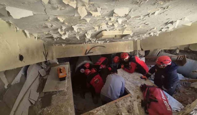 Enkazda yaralı aradılar: Tekirdağ’da deprem tatbikatı