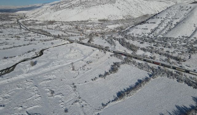 Erzincan- Erzurum karayolunda kaza nedeniyle uzun araç kuyruğu oluştu