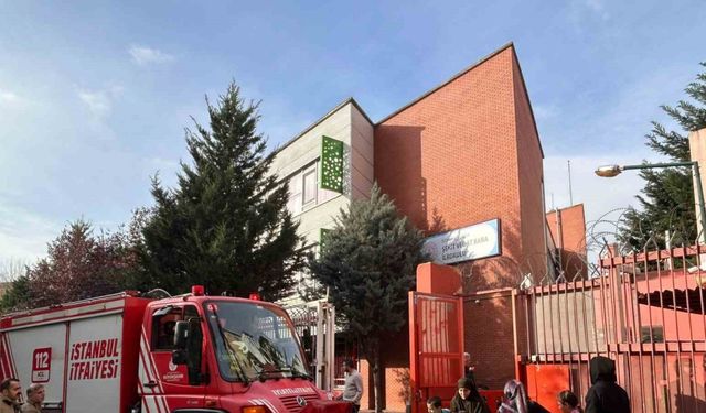 Fatih’teki ilkokulda panik anları, okul boşaltıldı: Gerçek ekipler gelince ortaya çıktı