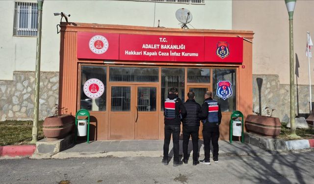 Hakkari'de kesinleşmiş hapis cezasıyla aranan şahıs yakalandı