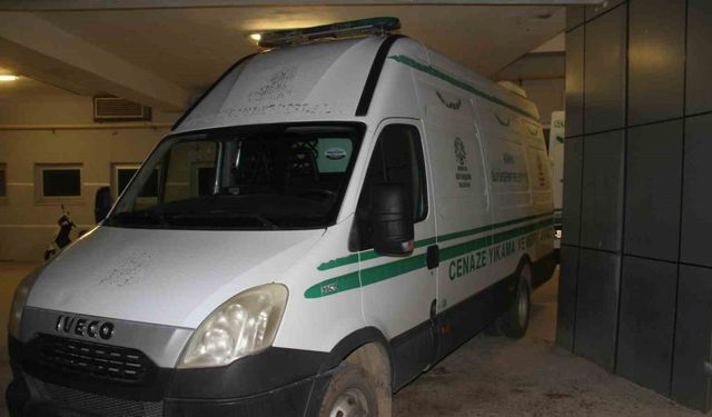 Husumetlileri tarafından, 7 yaşındaki oğlunun gözü önünde vurularak öldürüldü