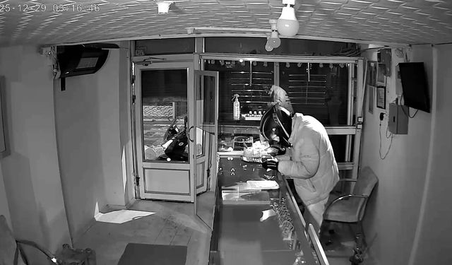 Iğdır'da kuyumcu soygunu: 5-6 kilo altın çalındı