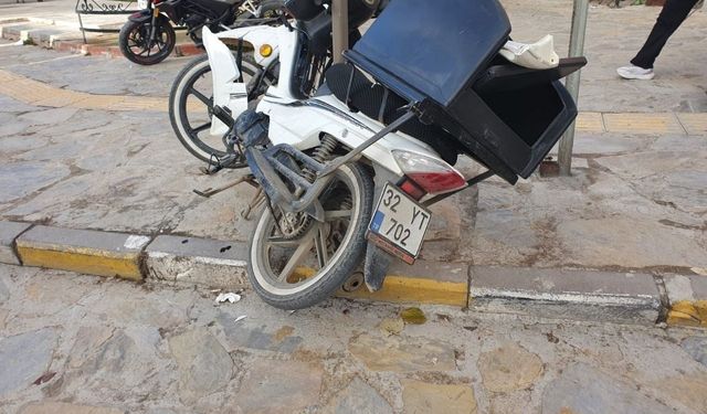 Isparta'da otomobil ile motosiklet çarpıştı: 1 yaralı