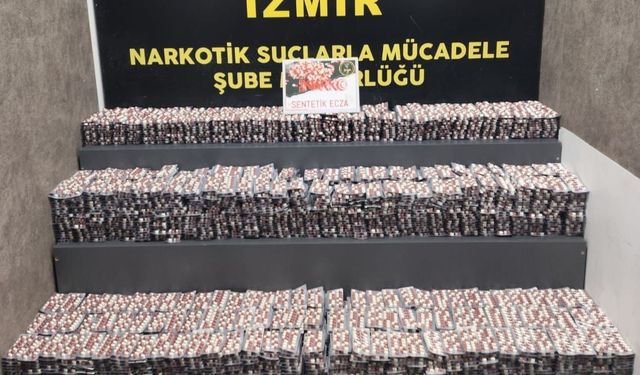 İzmir’de binlerce uyuşturucu hap ve kokain ele geçirildi