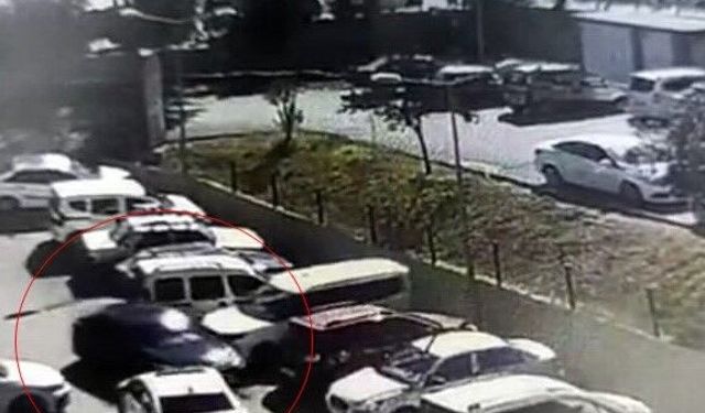 Kalp krizi geçiren sürücü hastane otoparkında 7 araca çarptı: O anlar kamerada