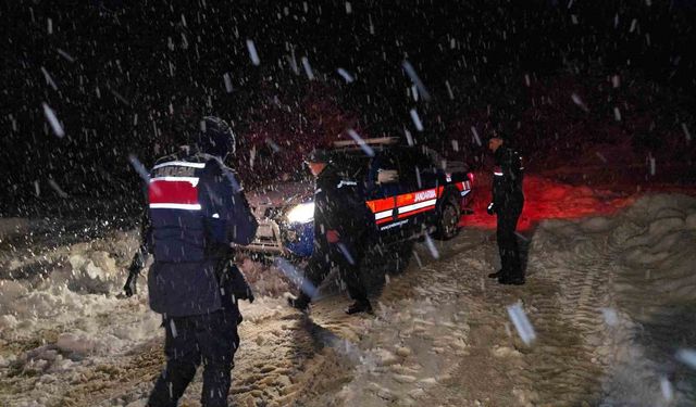 Karda mahsur kalan vatandaş kurtarıldı