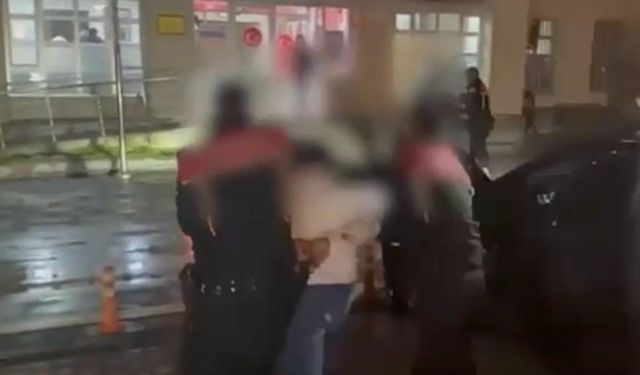 Kayseri’de 3 polis aracına çarparak kaçan suç makinası yakalandı