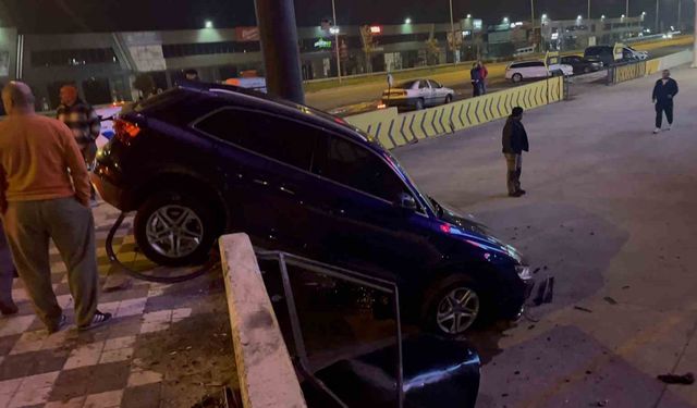Kaza yapan alkollü sürücünün 'Trakyalıyım ben be ya, hiçbir şeyim yok' diyerek polise sarılmak istemesi gülümsetti