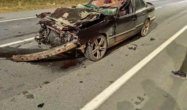 Kazada hurdaya dönen otomobil sürücüsü ağır yaralandı