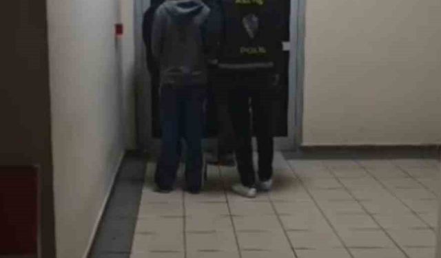 Kocaeli’de duvarlara yasa dışı bahis reklamı yazan 2 şüpheli yakalandı