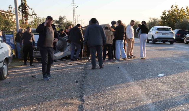 Kozan-Kadirli yolunda hatalı sollama kazaya neden oldu: 2 ağır yaralı