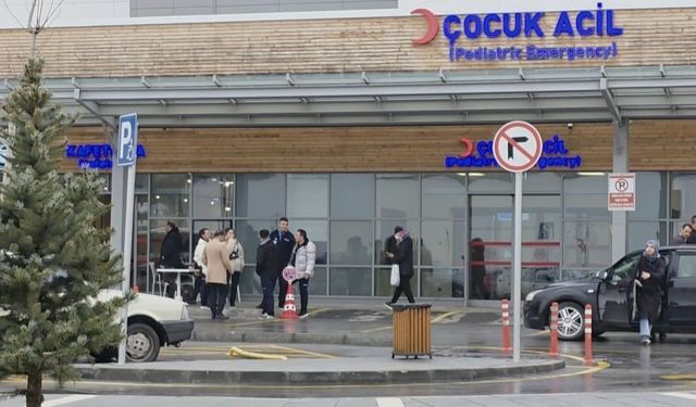 23 öğrenci zehirlenme şüphesiyle hastaneye kaldırıldı