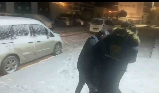 Kütahya'da 30 yıl hapis cezası ile aranan cezaevi firarisi yakalandı