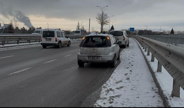 Kütahya'da iki otomobil çarpıştı: 1 yaralı