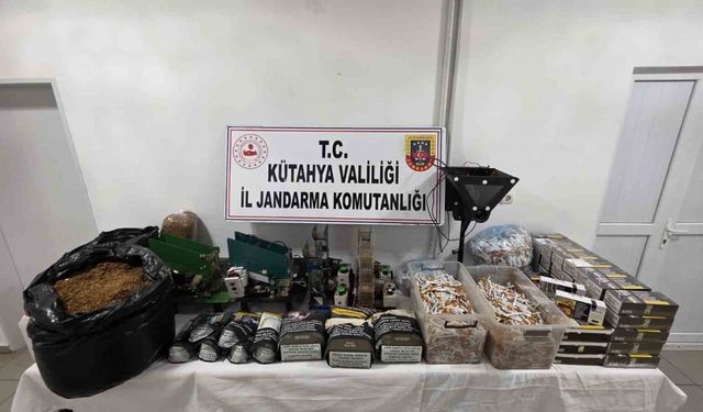 Kütahya’da jandarmadan kaçak tütün ve sigara operasyonu