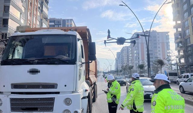 Malatya'da beton mikserleri ve hafriyat kamyonlarına dron destekli denetim