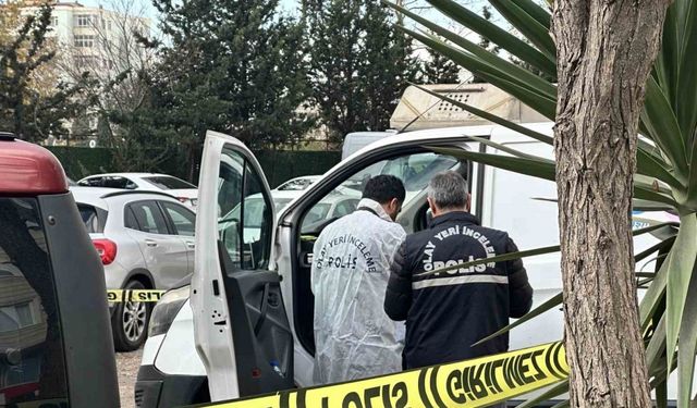 Maltepe’de kargo çalışanı araç içerisinde ölü bulundu