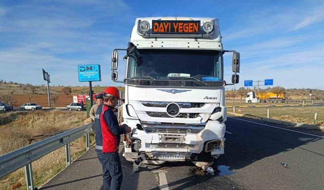 Mazıdağı’nda feci kaza: Genel cerrahi uzmanı ağır yaralandı