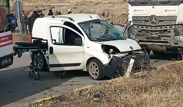 Muş’ta iki ayrı trafik kazası: 2 ölü, 4 yaralı