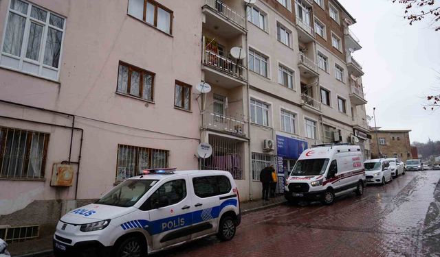 Niğde'de çift evlerinde ölü bulundu