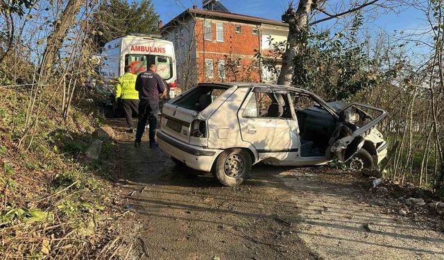 Ordu’da otomobil fındık bahçesine devrildi: Anne ve kızı yaralandı