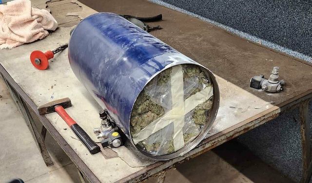 Oto gaz tüplerine gizlenen 70 kilo esrar yakalandı