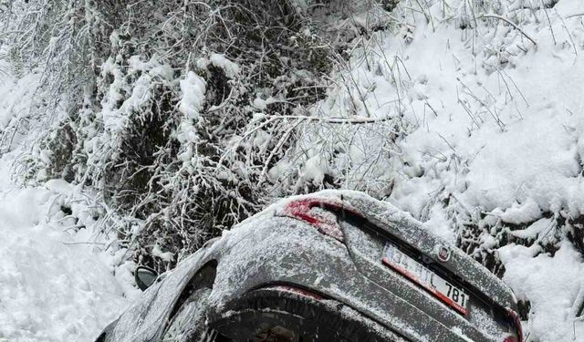 Otomobil kanala uçtu: 5'i çocuk 8 yaralı