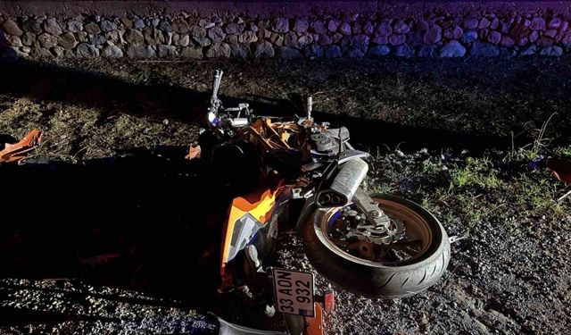 Otomobille çarpışan motosikletin sürücüsü ağır yaralandı