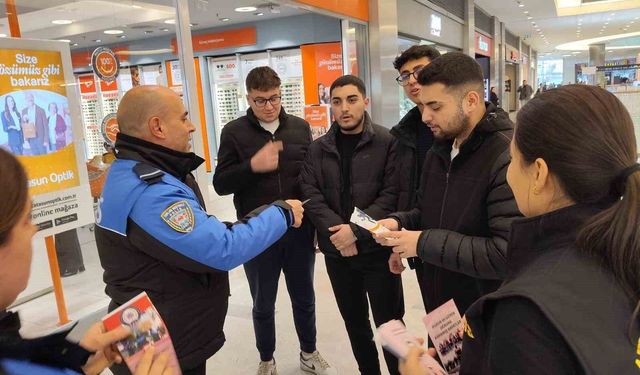 Polis vatandaşları bilgilendirmeye devam ediyor