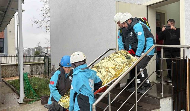 Saniyelerle yarışıp, 15 dakikalık yolu 5 dakikada gittiler