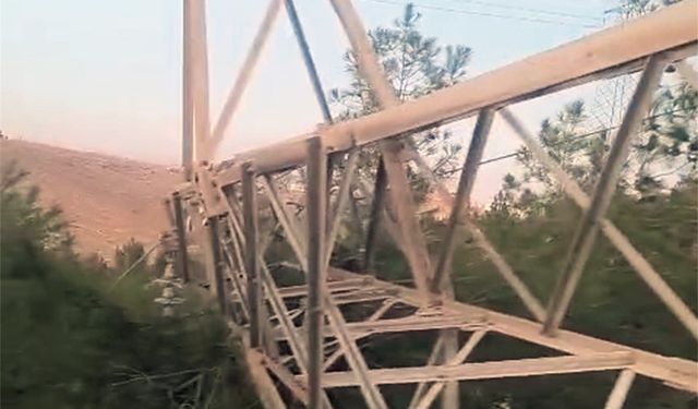 Şanlıurfa’da direk hırsızları bölgeyi elektriksiz bıraktı