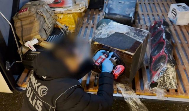 Ses sistemi içerisinde uyuşturucu sevkiyatı narkotik köpeğine takıldı