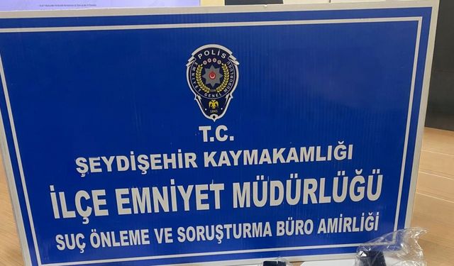 Seydişehir’de polis şüpheli araçtan 4 ruhsatsız tabanca ele geçirdi