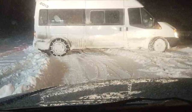 Siirt'te mahsur kalan 22 vatandaş, 3 saatlik çalışmanın ardından kurtarıldı