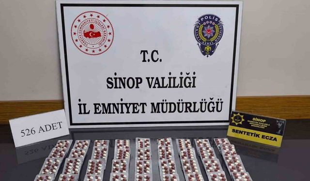 Sinop’ta zehir tacirlerine darbe: 526 sentetik ecza ile yakalanan 2 şüpheli tutuklandı