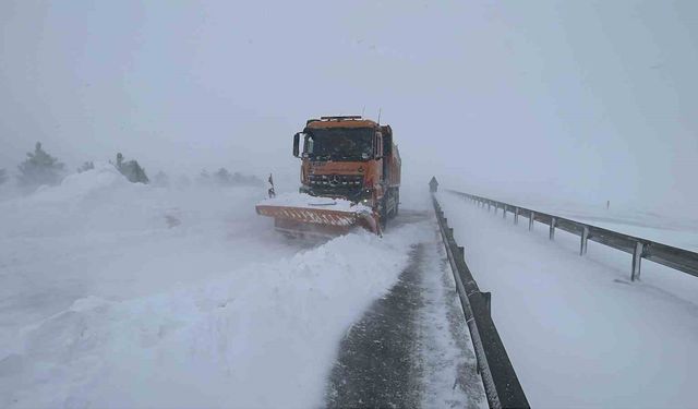 Sivas'ın dışarı ile ulaşımı kesildi