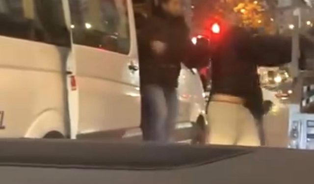 Ümraniye’de servis şoföründen kağıt toplayan kişiye yumruk