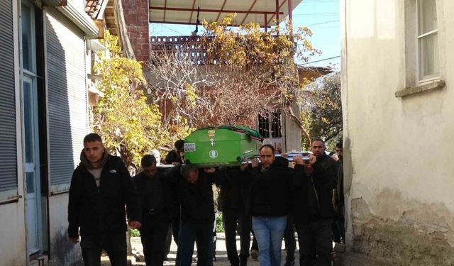 Uşak’ta kazada hayatını kaybeden yaşlı adam toprağa verildi