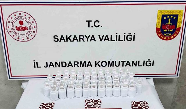 Uyuşturucu ve uyarıcı madde satacağı tespit edilen şüpheliyi jandarma yakaladı