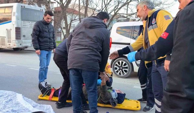 Yaralı motosiklet sürücüsü yaralı annesinin elini tutup moral verdi