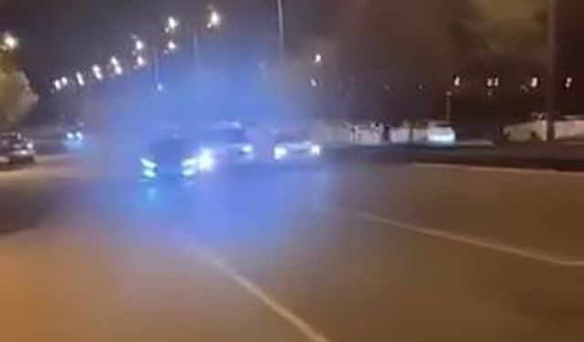 Yolu çekerken kaza anını kaydettiler