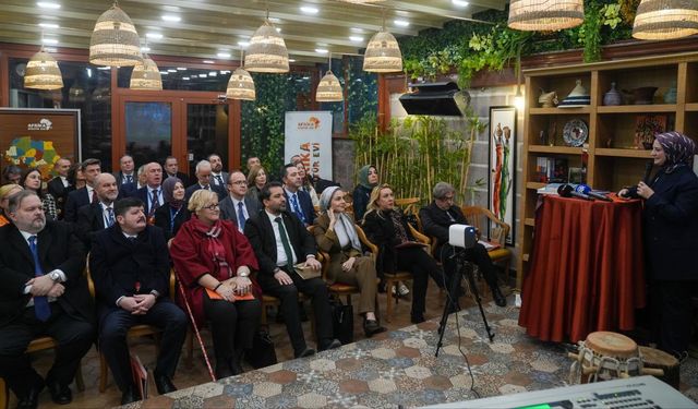 Büyükelçiler Afrika Kültür Evi'ni ziyaret etti