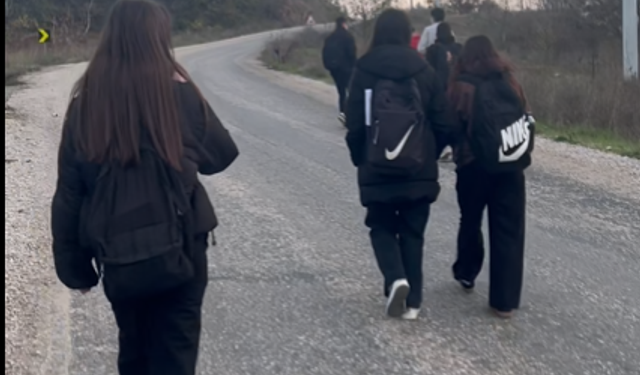 İnegöl’de öğrencilerin zorlu okul yolu