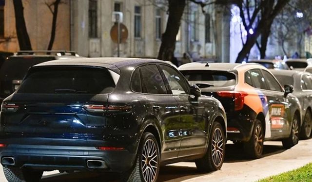 Rusya'da neler oluyor? Binlerce otomobil aynı anda kullanılamaz hale geldi!