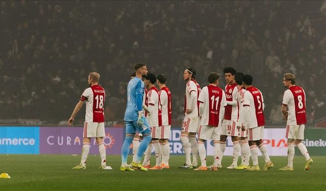 Ajax-Groningen maçı tatil edildi