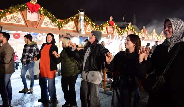 Yeni Yıl Festivali Osmangazi Meydanı’nda Yoğun İlgi Görüyor