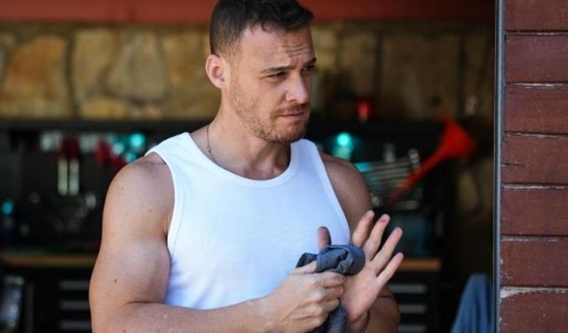 Selin Yağcıoğlu'nu öpmeye doyamadı