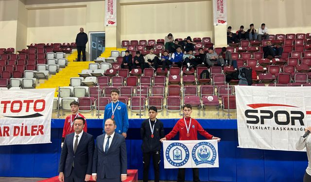 Minderde Yıldırım rüzgarı