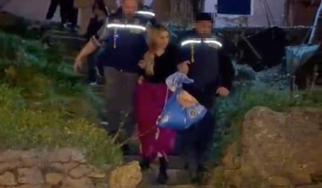233 suç kaydı bulunan ve 216 yıl hapis cezasıyla aranan kadın yakalandı