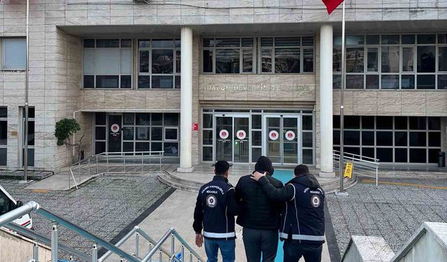 6 yıl 8 ay hapis cezası bulunan göçmen kaçakçısı yakalandı